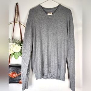 St John's Bay Men's V-neck Sweater, Small